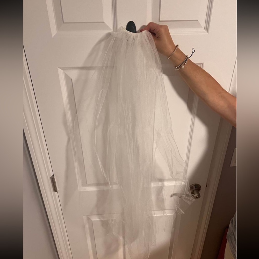 Erica Koesler wedding veil